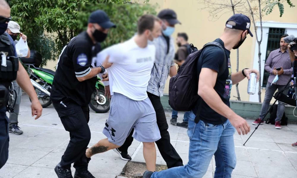 Ληστεία στη Μητροπόλεως: Οι δράστες είχαν «ξαφρίσει» κι άλλη τράπεζα πριν συλληφθούν